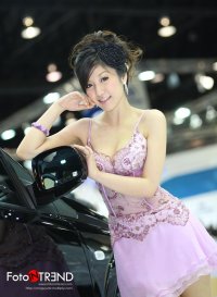 2010-motor-shows-girls-pictures-6